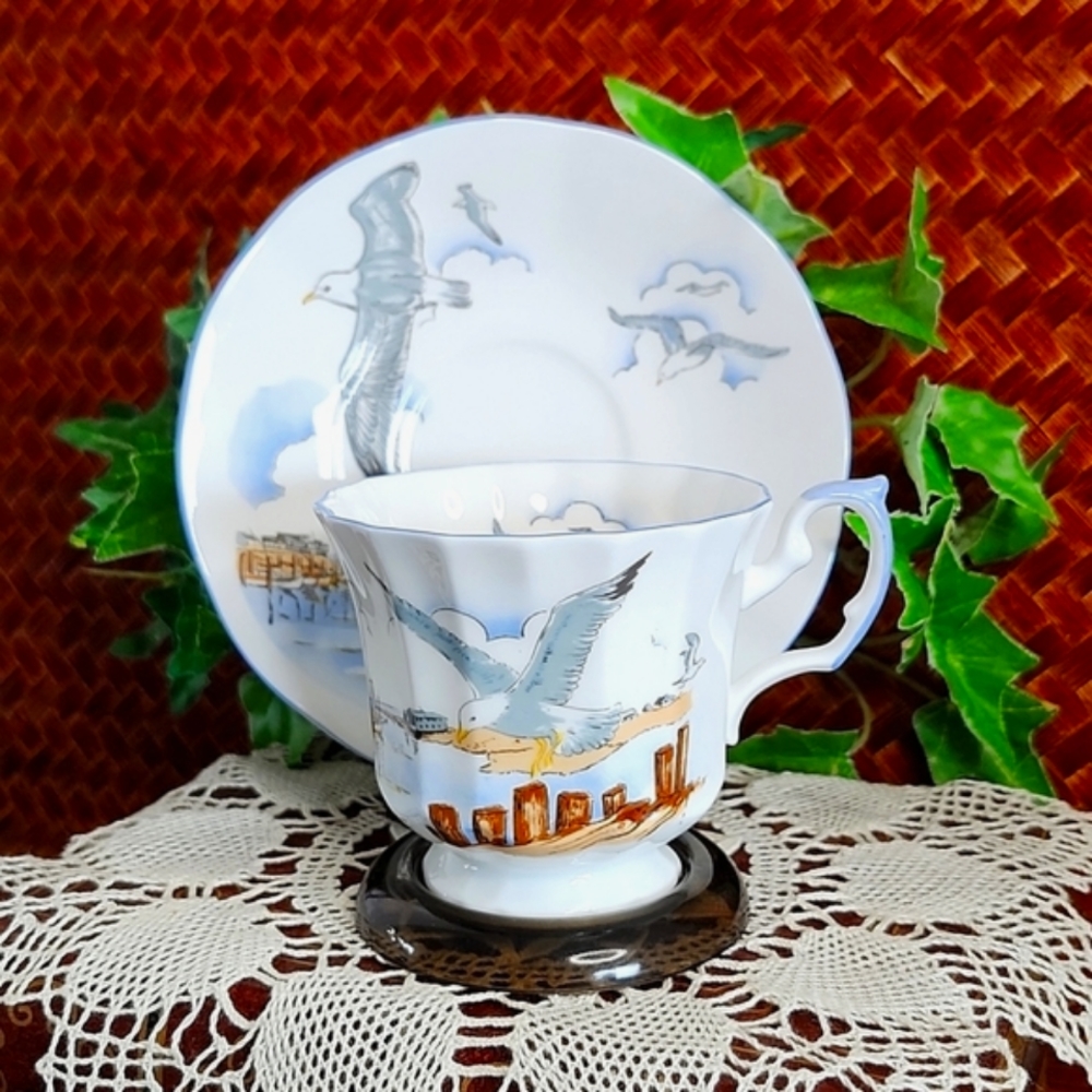 👉ELIZABETHAN SEAGULL & FISHING BOAT FINE BONE CHINA TEACUP & SAUCER SET ~UNIQUE
